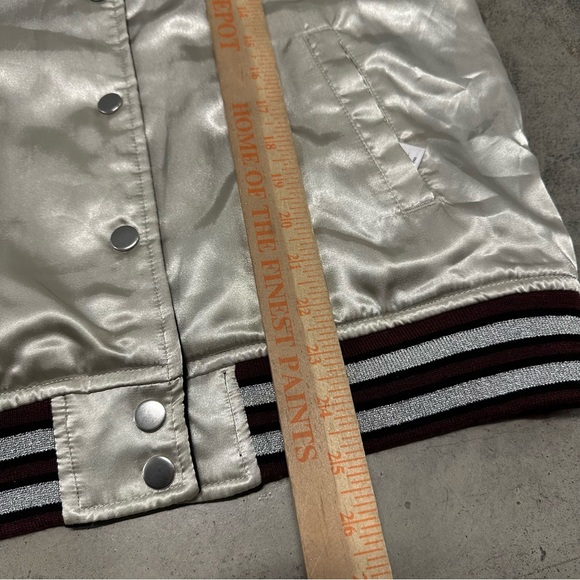 Levi’s Reversible Black Silver Cheetahs Bomber Jacket Medium - Picture 5 of 9